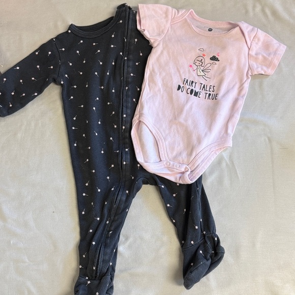 Petit Lem - Dark Gray Baby Pajamas with pink stars and matching onesie - Picture 1 of 5